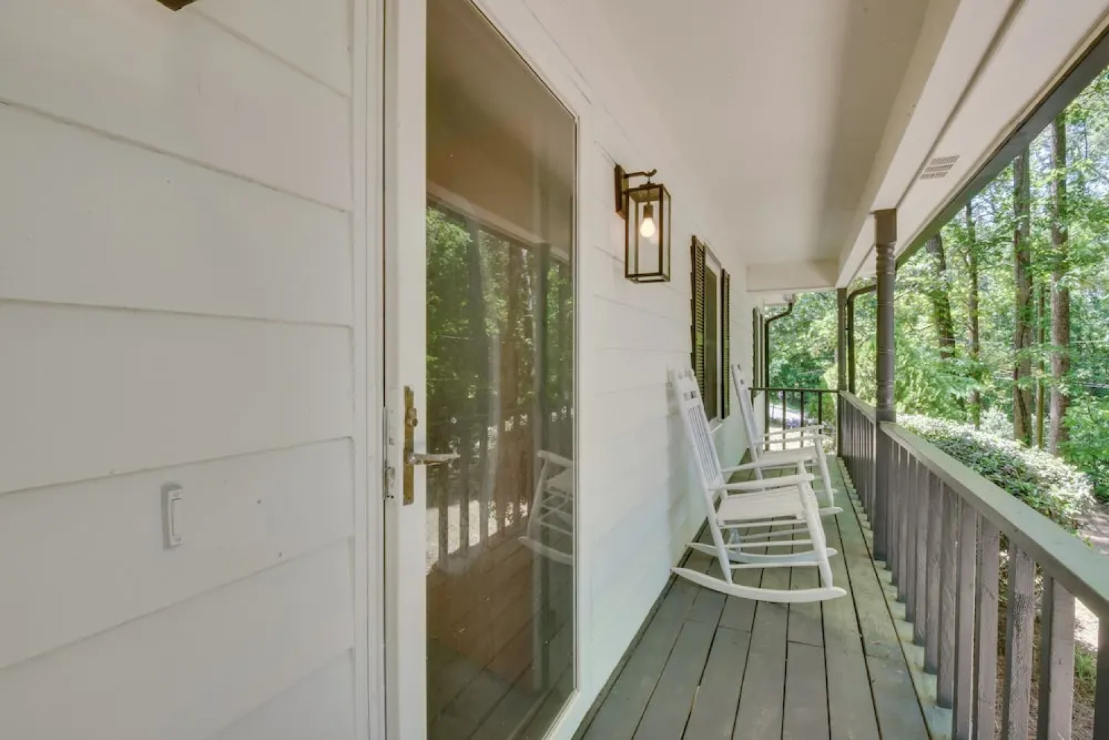 Athens Home w/ Deck - Near Sanford Stadium!