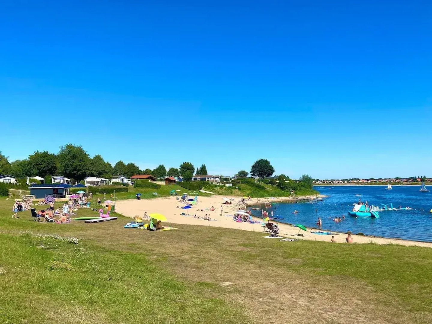 Chalet on the Recreational Lake and the Veluwe