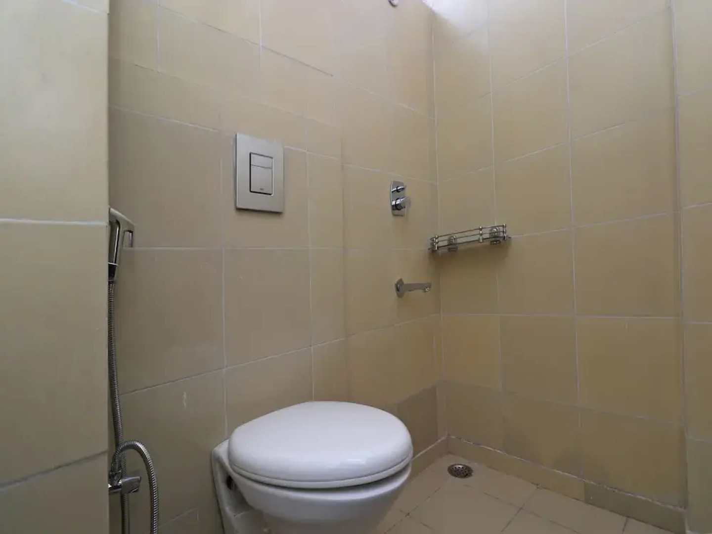 OYO 49758 Hotel Royal Harbour