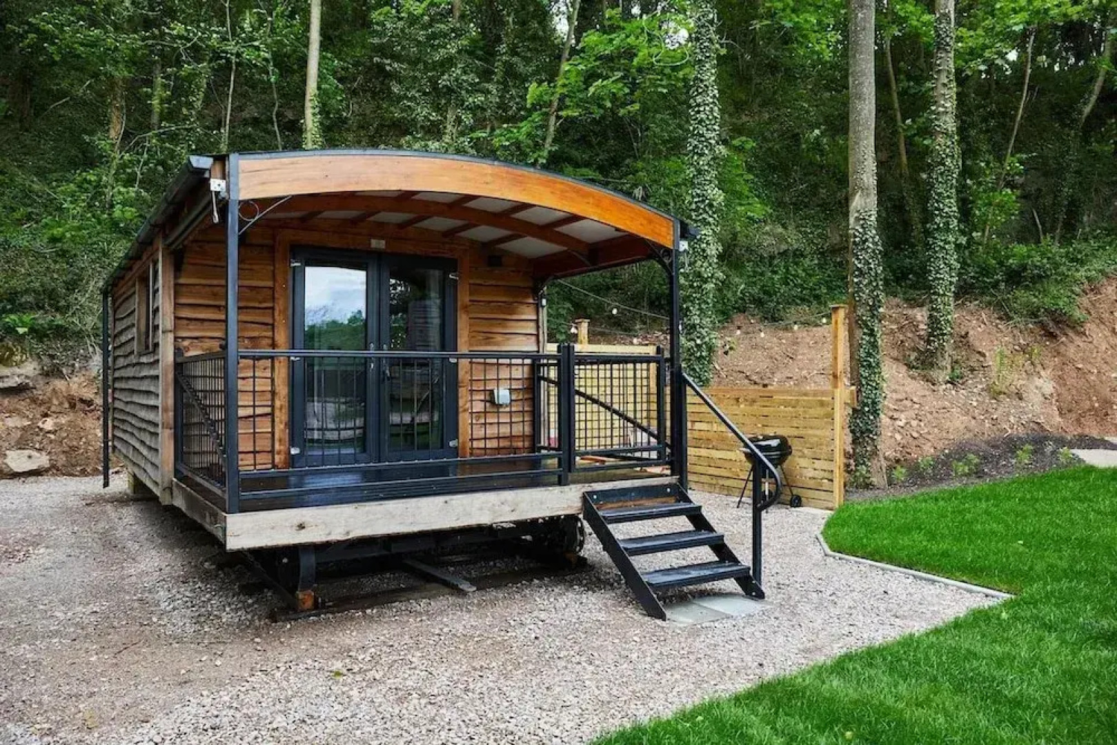 Wildwood Quarry Cabin - Pet Friendly - Sleeps 3/4