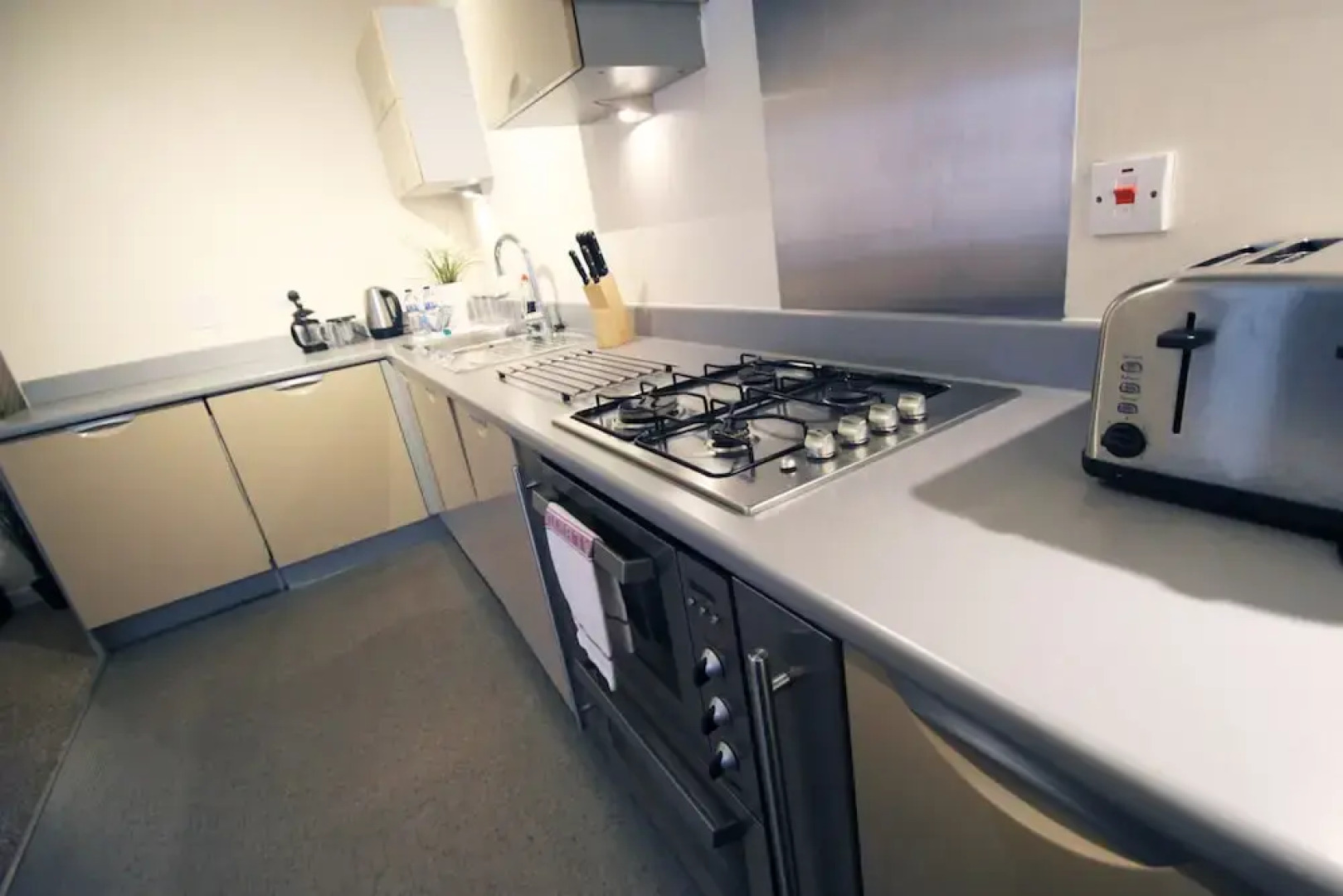 iStay - The Pinnacle