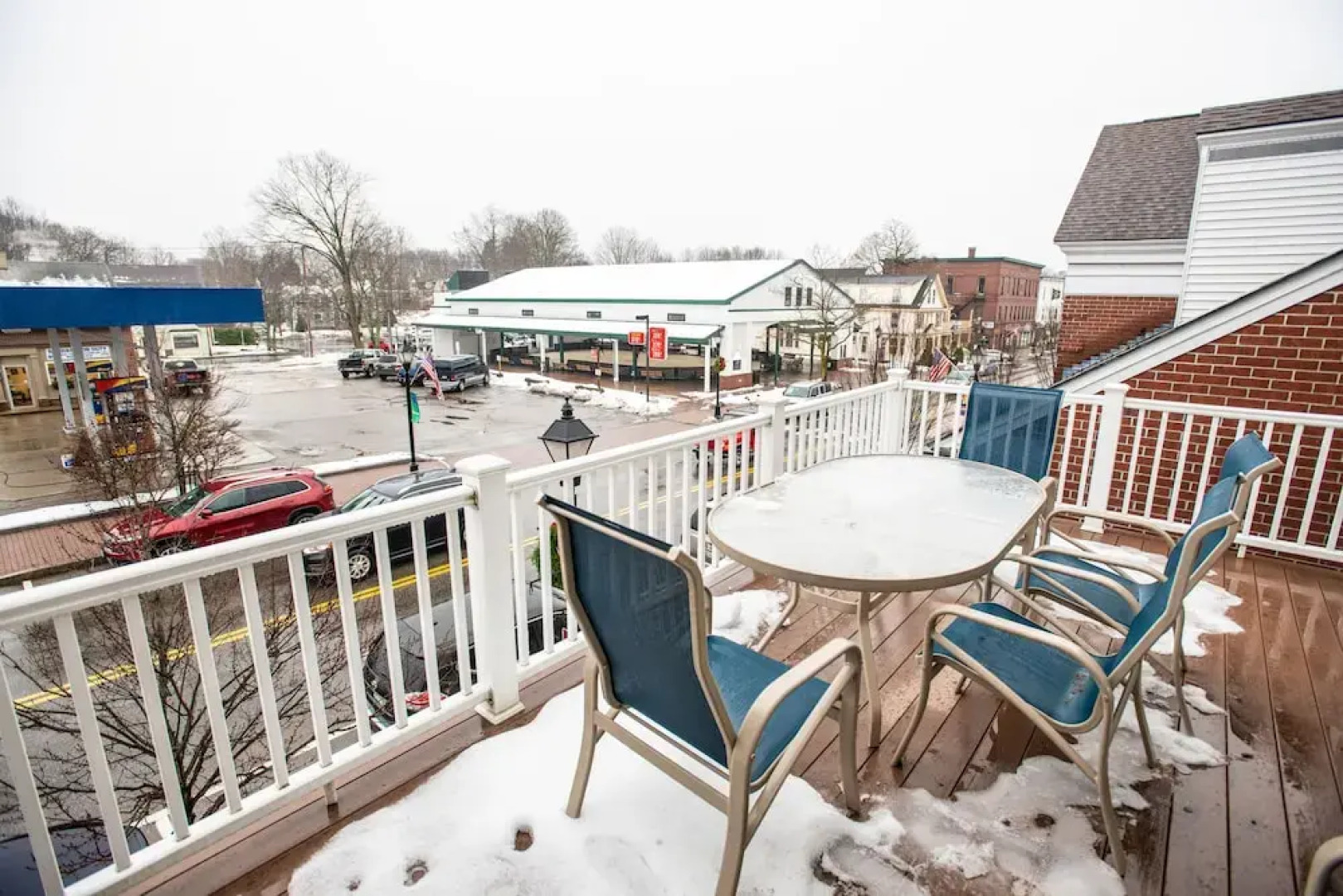 Capital Resorts - 84 Main