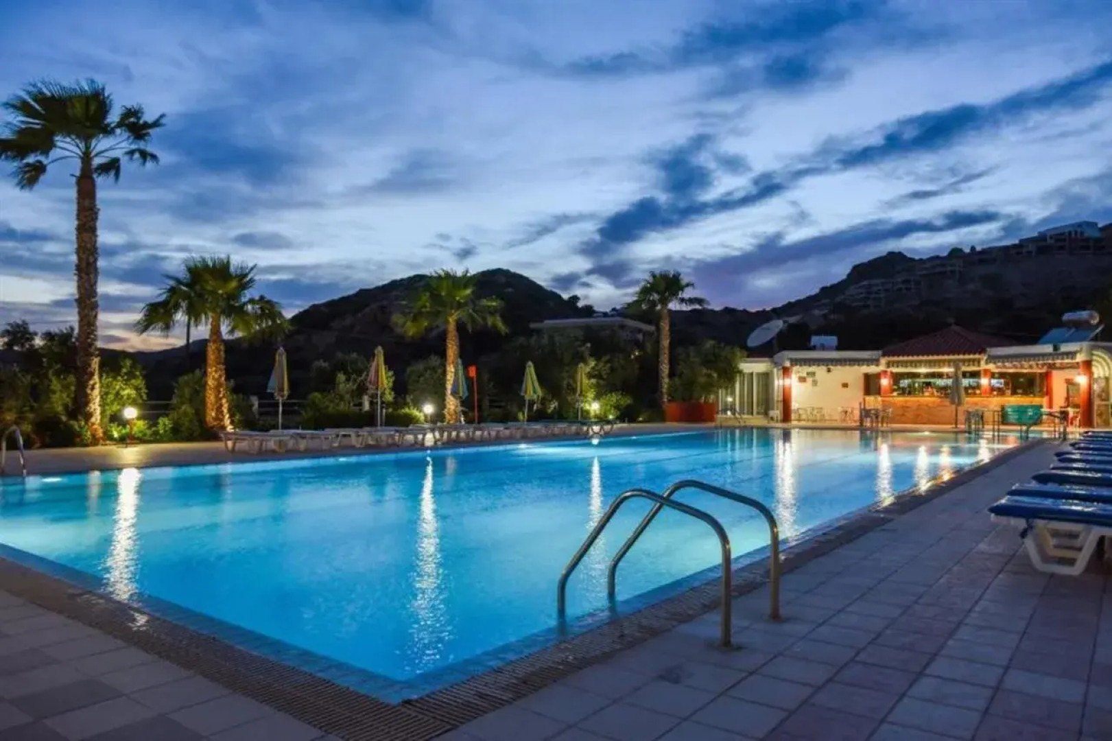 Chrysoula Hotel & Apartments