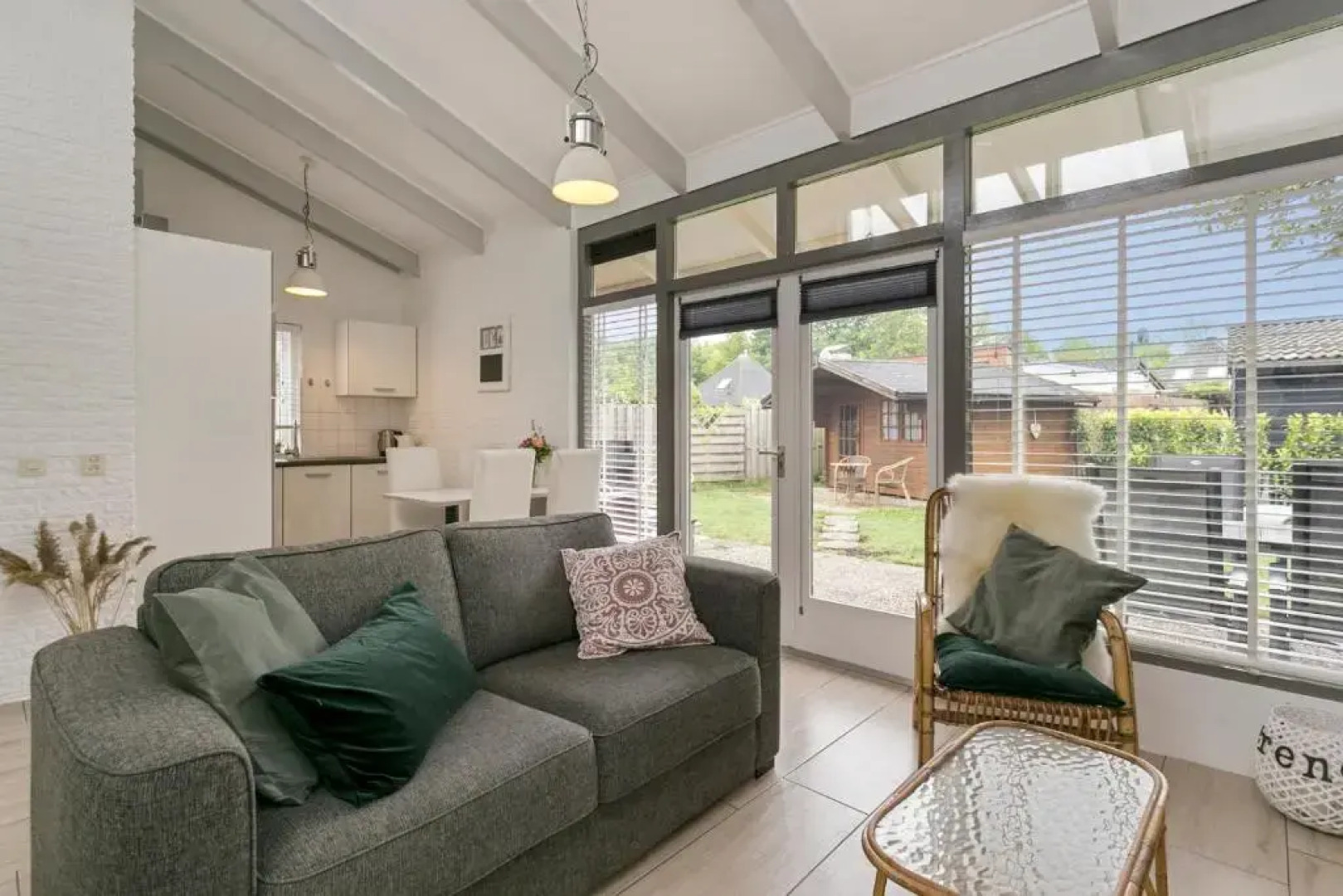 Bungalow Toekomst 24 Ouddorp, garden, fireplace, near the beach and dunes - not for companies