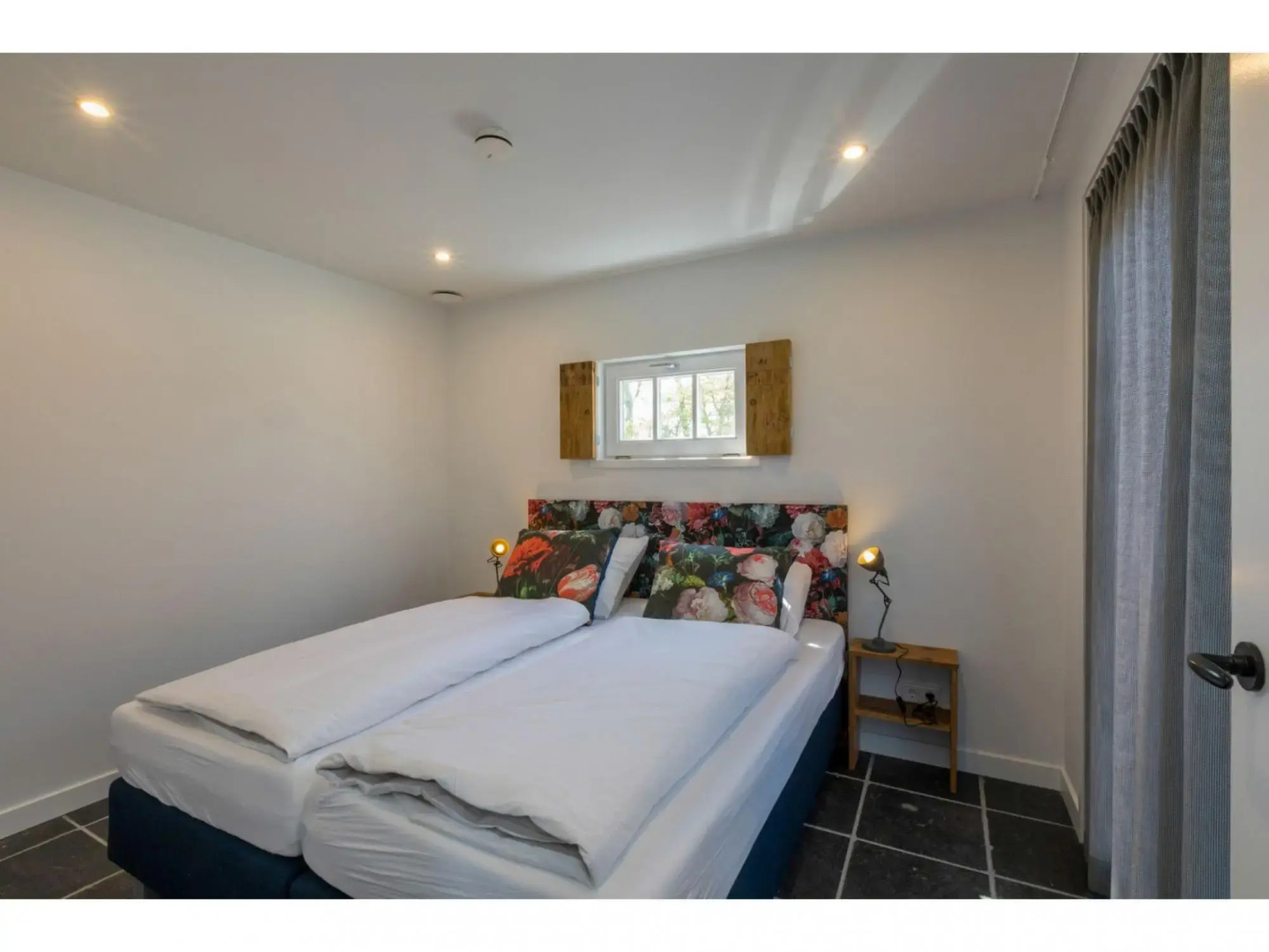 Holiday Home in Vrouwenpolder With Garden