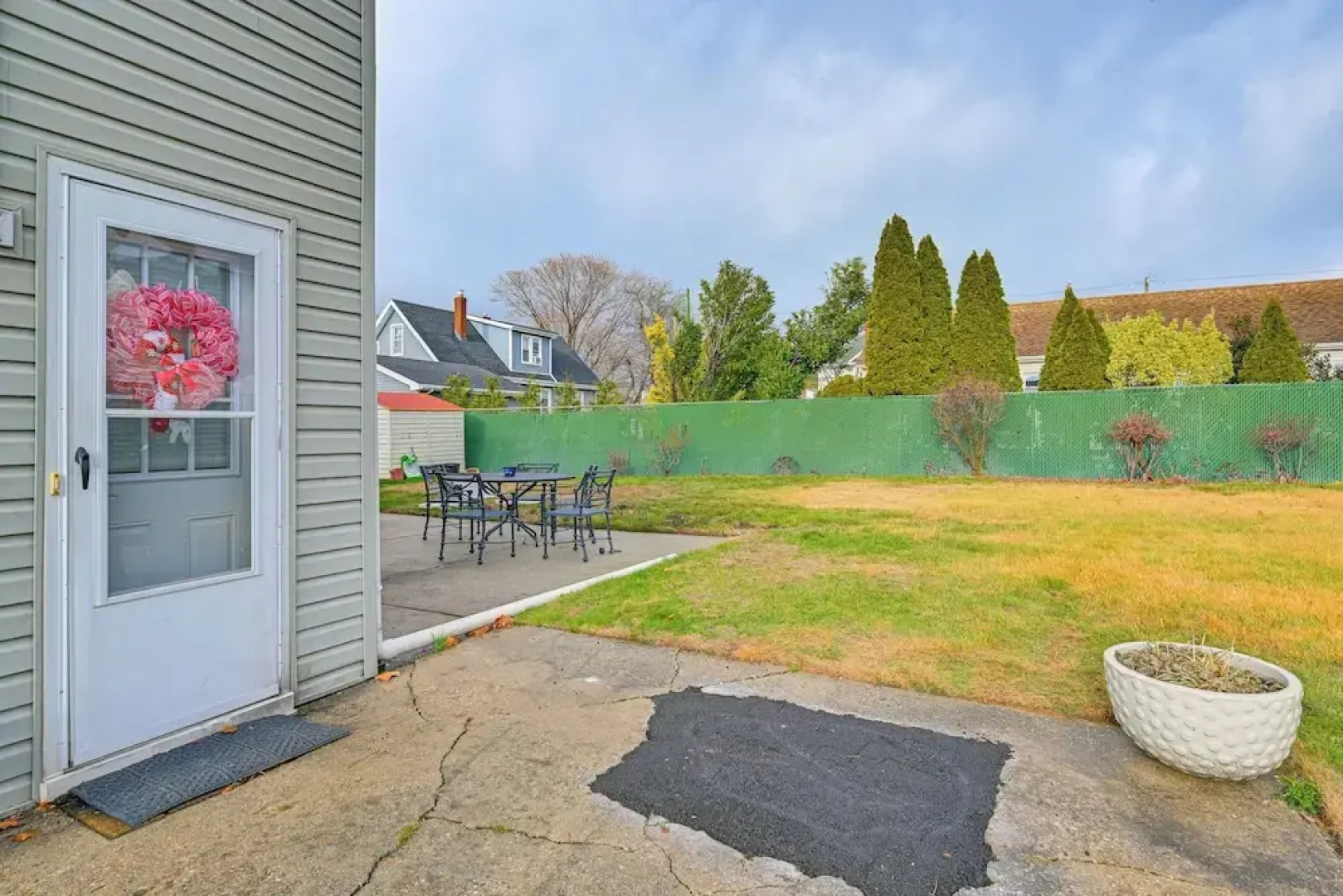 2 Mi to UBS Arena: Wfh-friendly Couple's Retreat