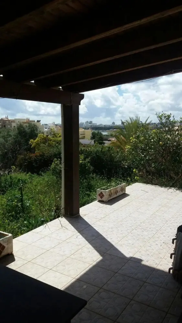 House With 3 Bedrooms in Parchal, With Wonderful sea View, Enclosed Ga