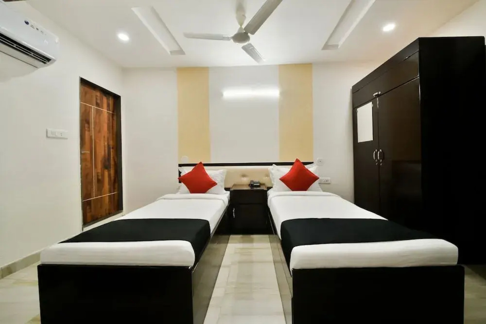 Capital O 39331 Hotel Retaj