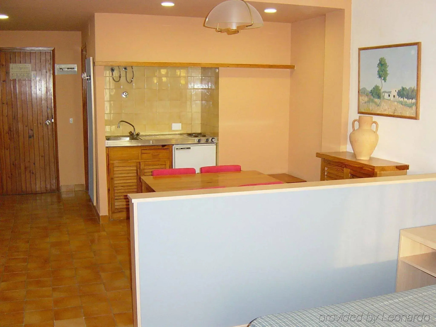 The White Apartments - Только для взрослых