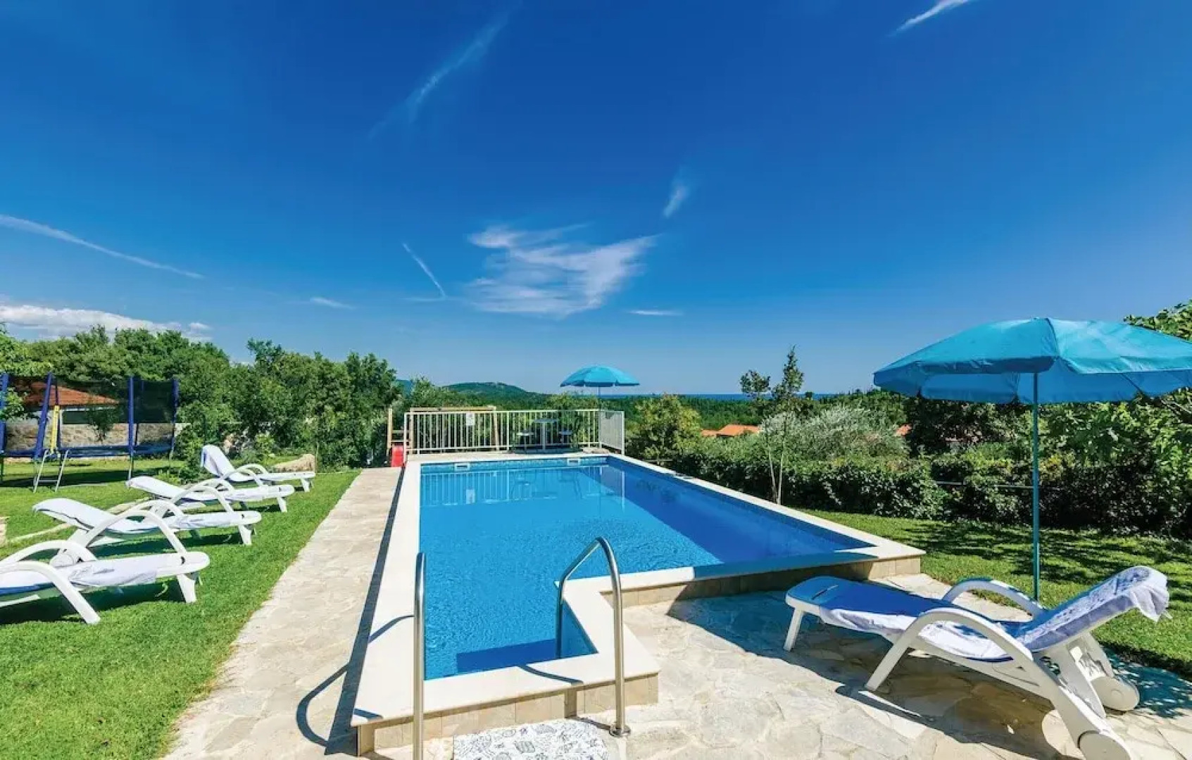 Stunning Home in Mocici With Wifi and 4 Bedrooms