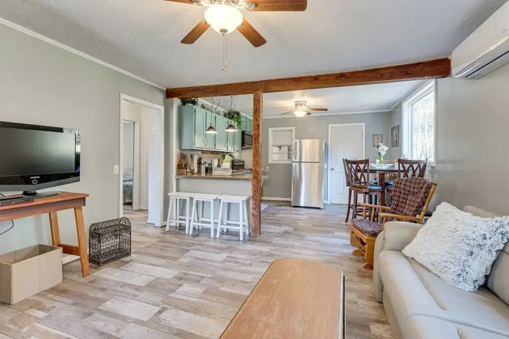 Lovely Smoky Mountain Cottage w/ Deck + Views!