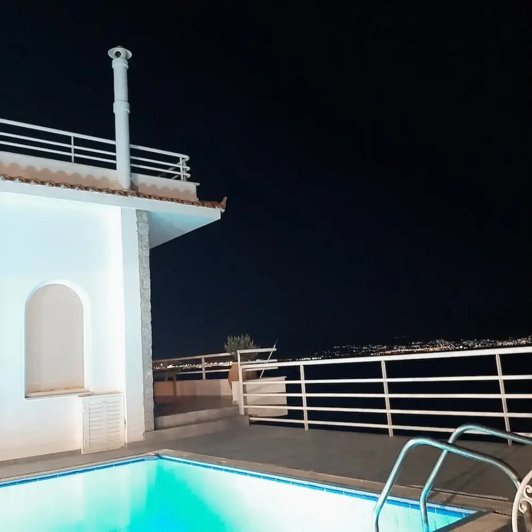 Charming 4-bed Villa in Pefkali