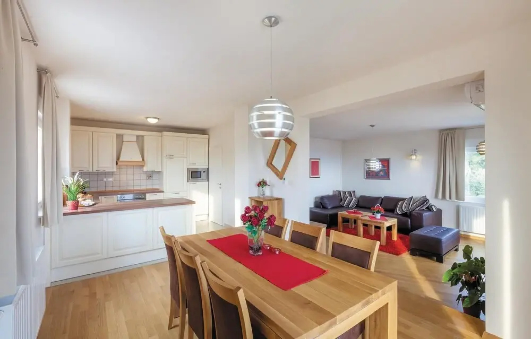 Beautiful Home in Makarska With Wifi and 7 Bedrooms