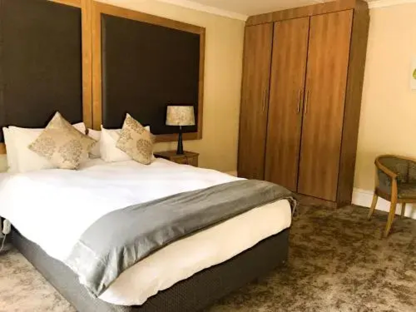 10 on Milner Guesthouse