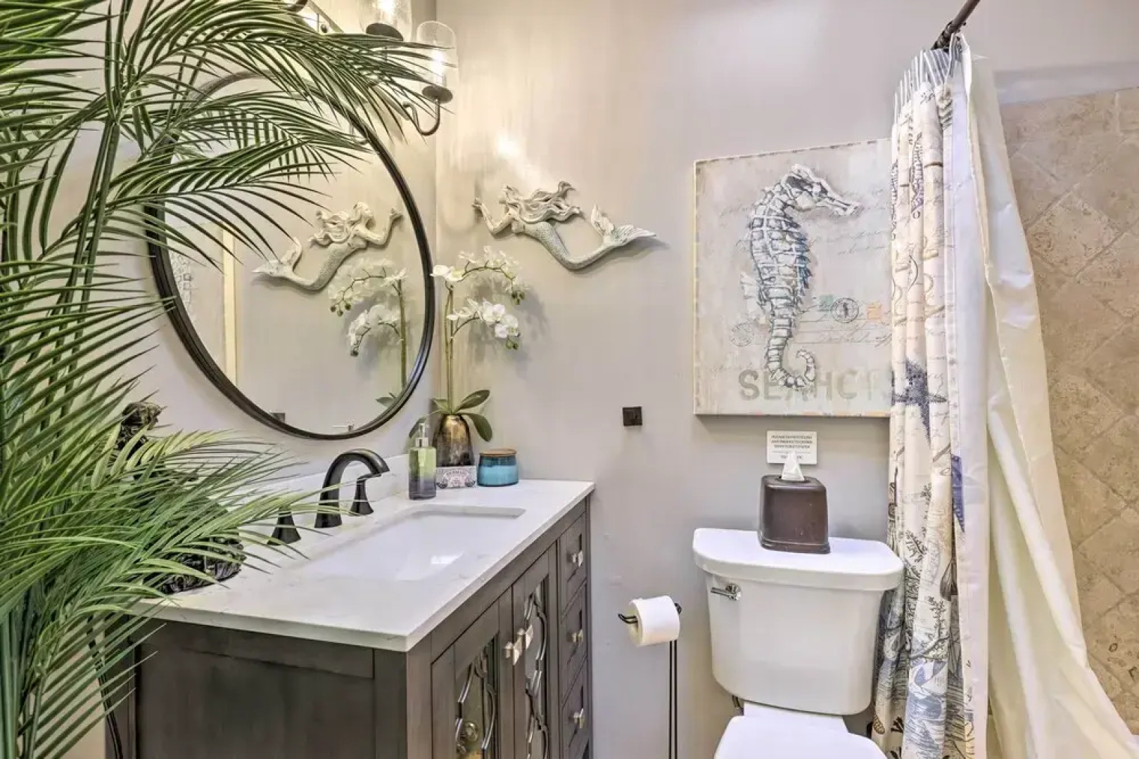 Walk to Ventura Beach: Comfy Home w/ Ocean Views