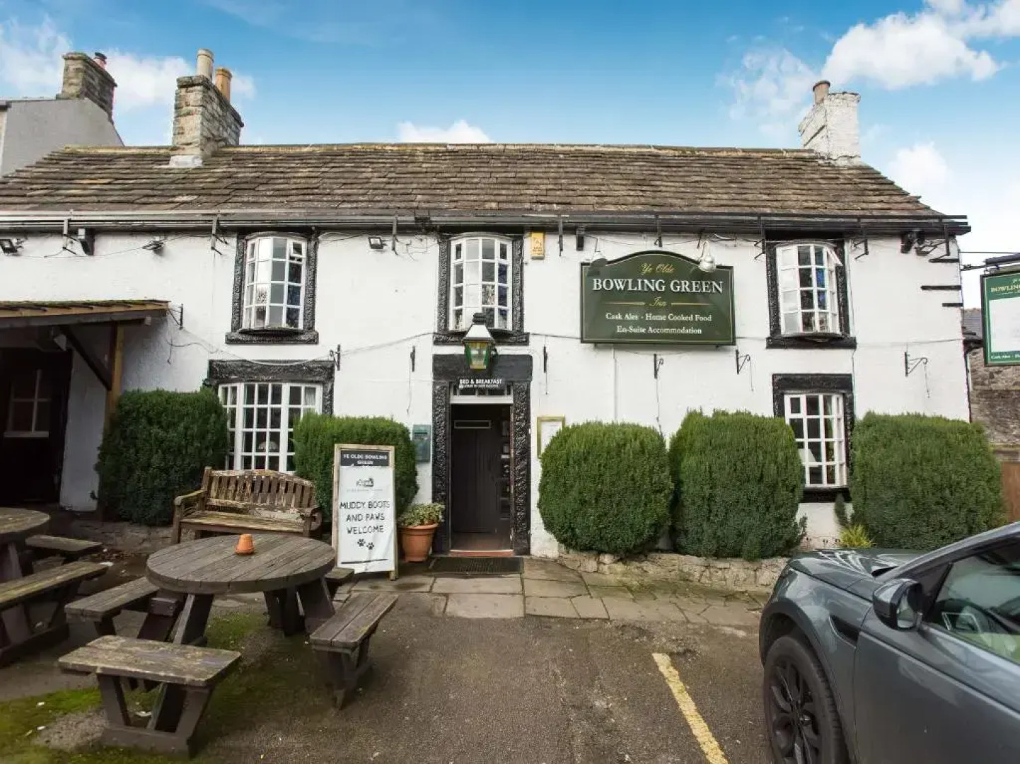 OYO Ye Olde Bowling Green Inn