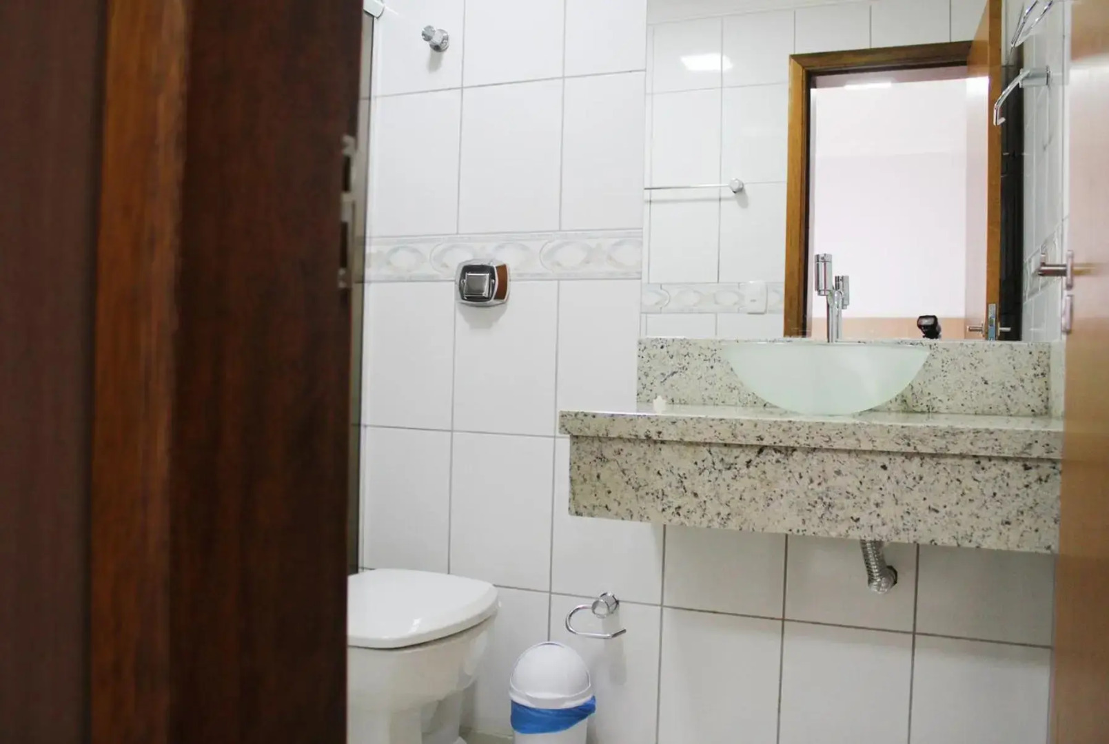 Belíssimo Apto Frente Avenida