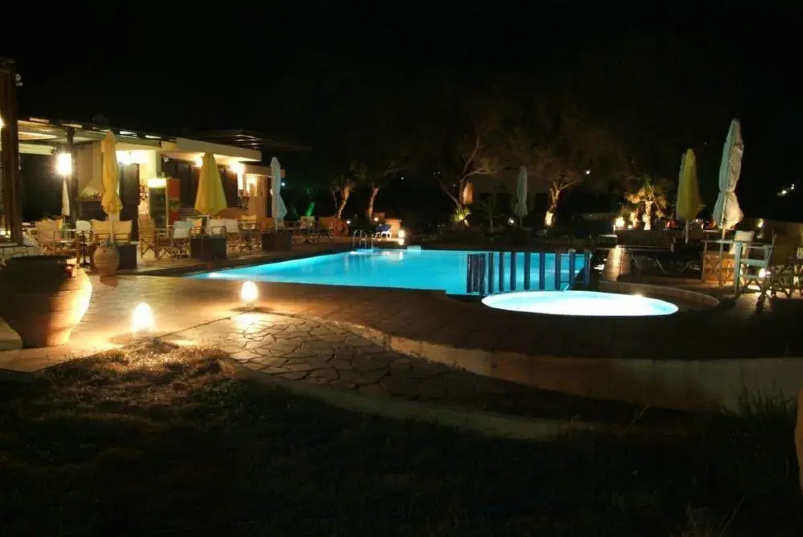 Anavaloussa Apartments