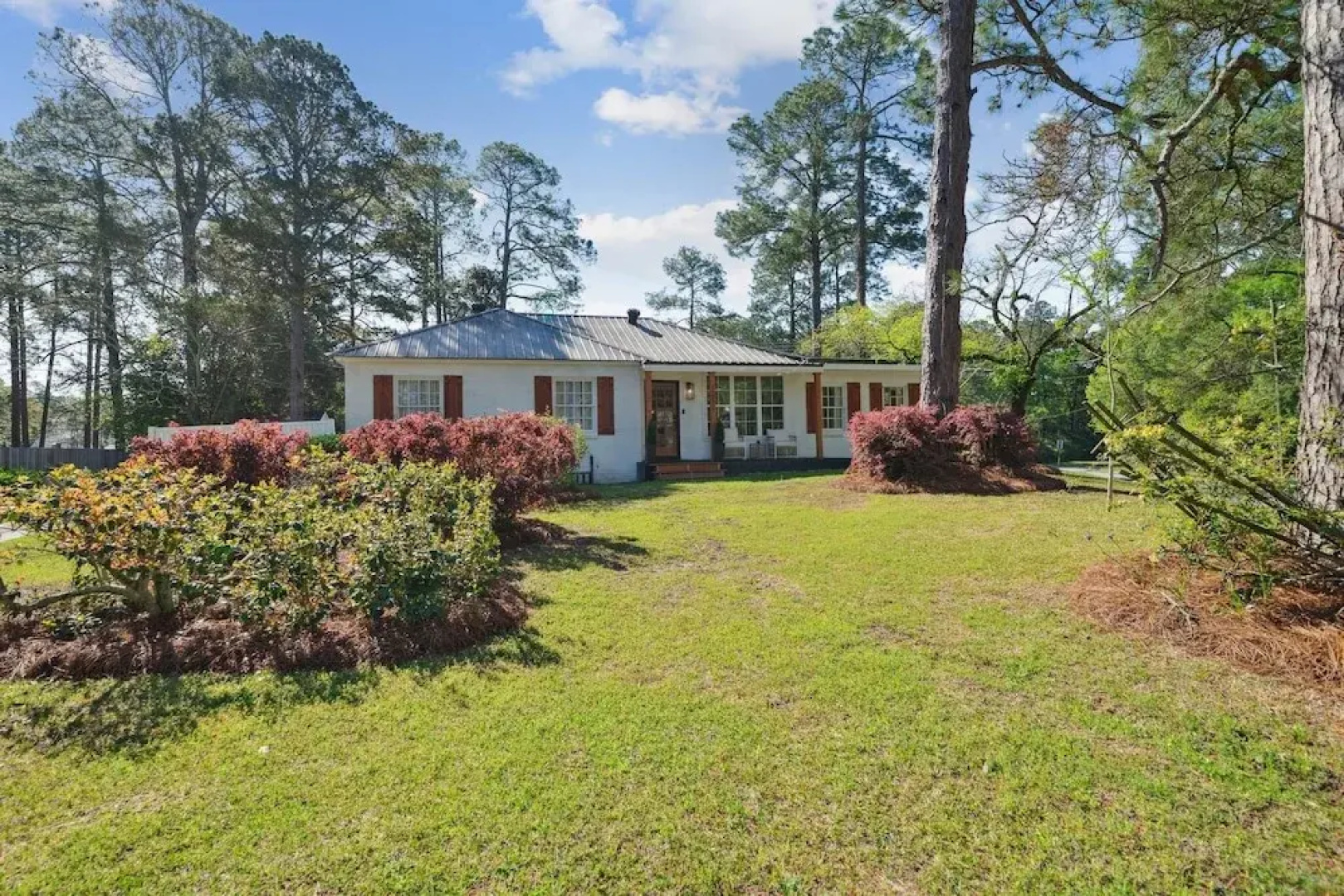 Urban Farmhouse With A Modernism Twist! 4 Bedroom Home by RedAwning