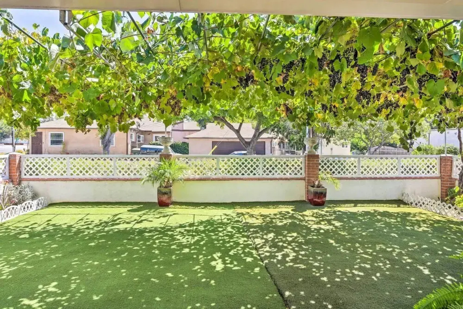 Romantic Pasadena Home w/ Covered Porch!