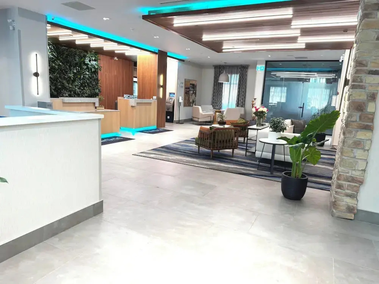 Newmarket Hotel & Suites