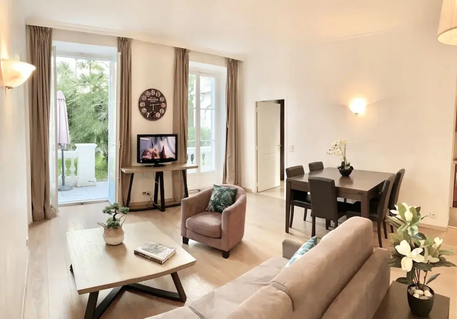 L'Orient Palace 3 Apartment