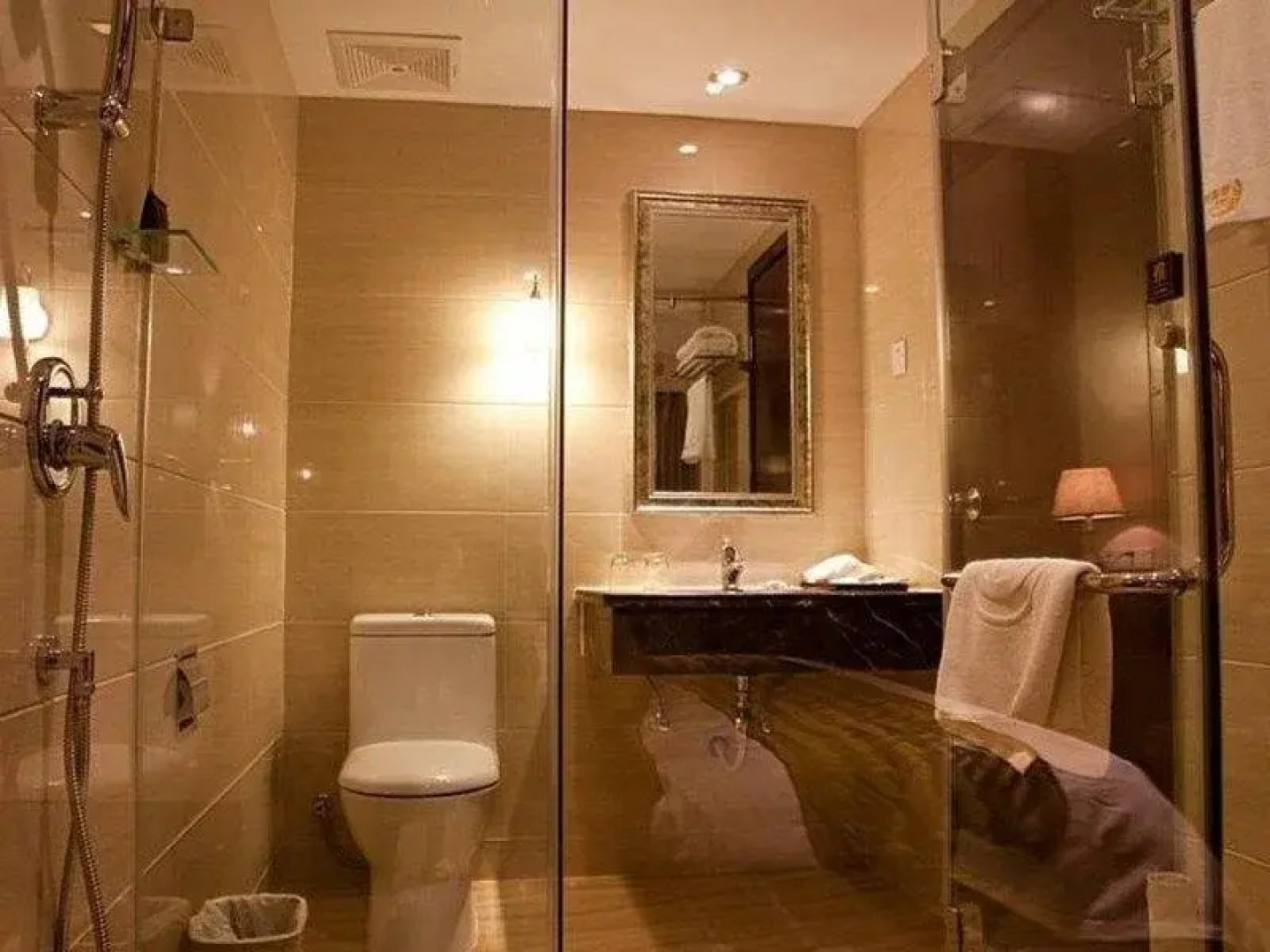 Overseas Capital Hotel (Jiangmen Diwang Square)