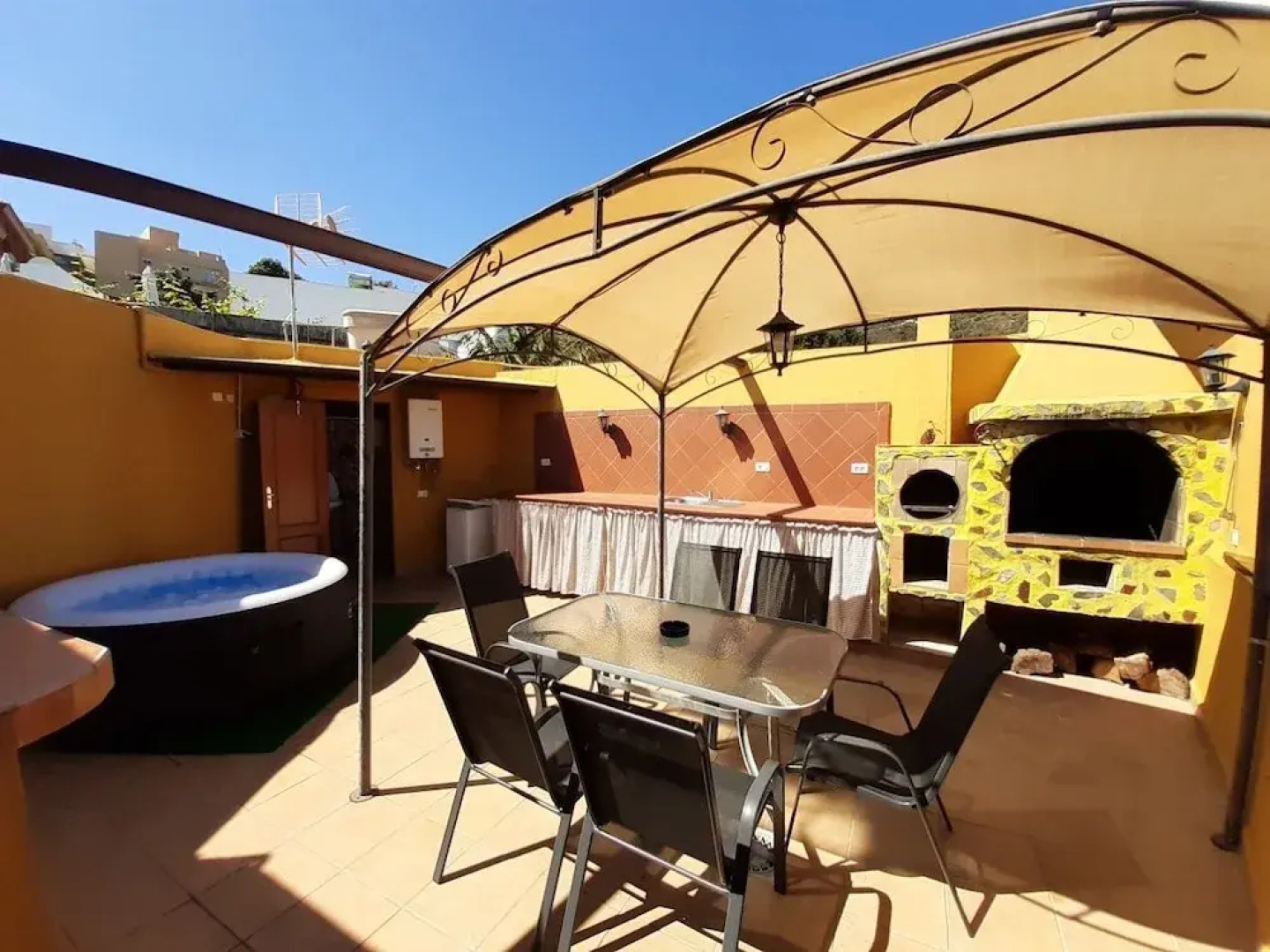 Chalet Casa Canaria con vistas y piscina