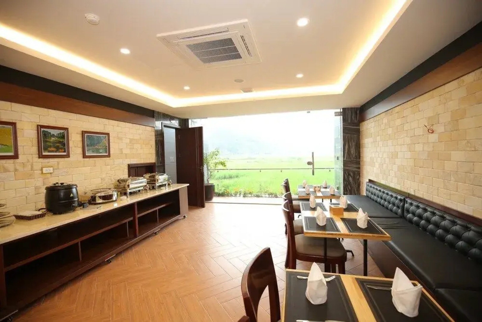 Liberty Hall Tam Coc Hotel & Villa