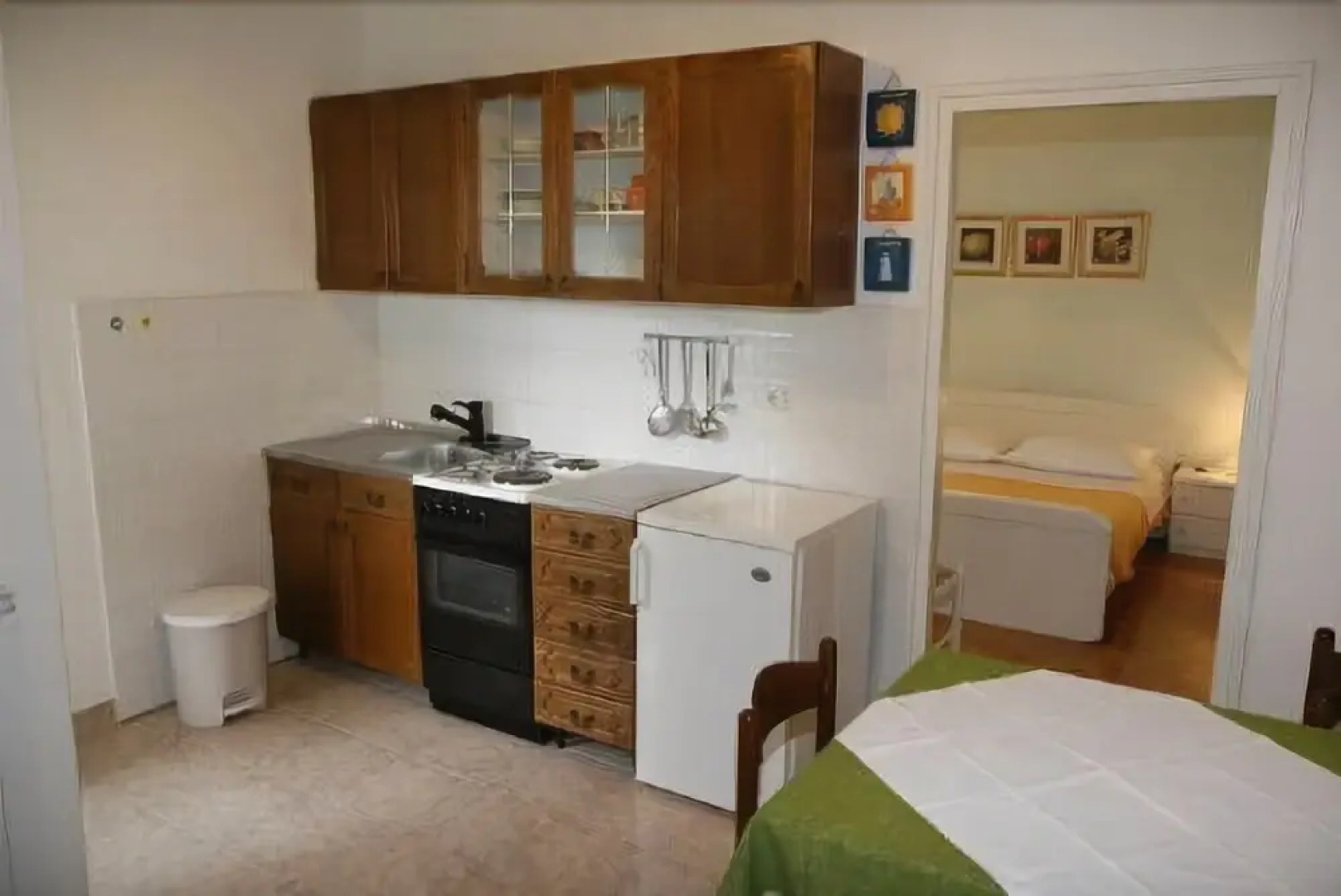 Apartments & Rooms Nada