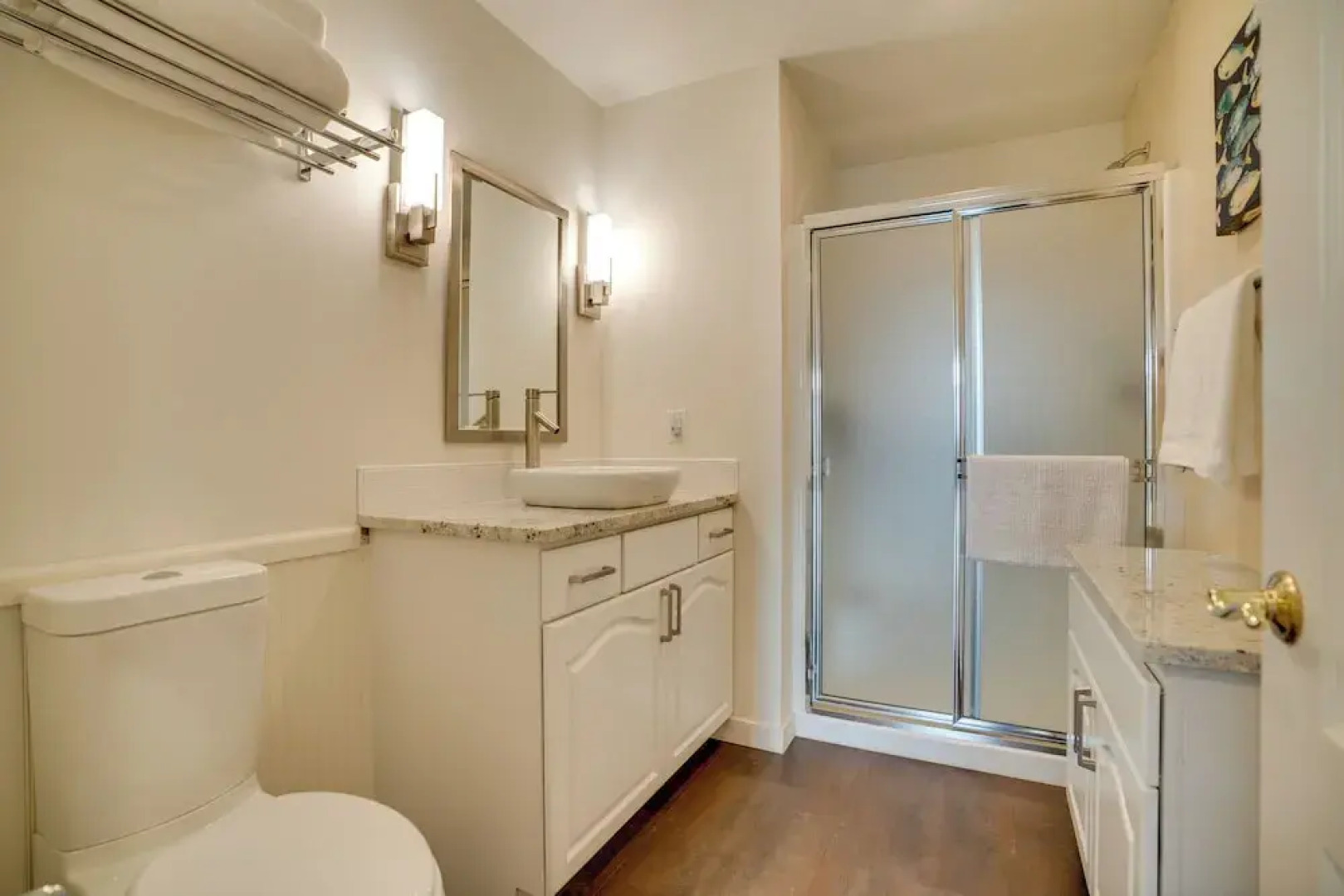 Family Home on Lake Chelan With Mtn + Lake View!