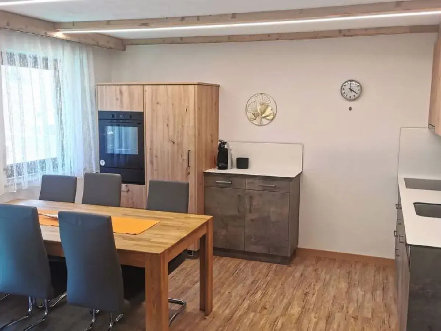 Adonis & Vallesia 13711