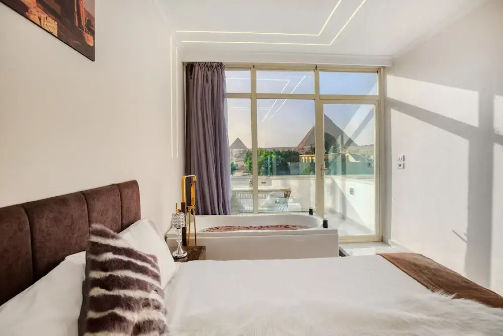 Shadow Pyramids View INN