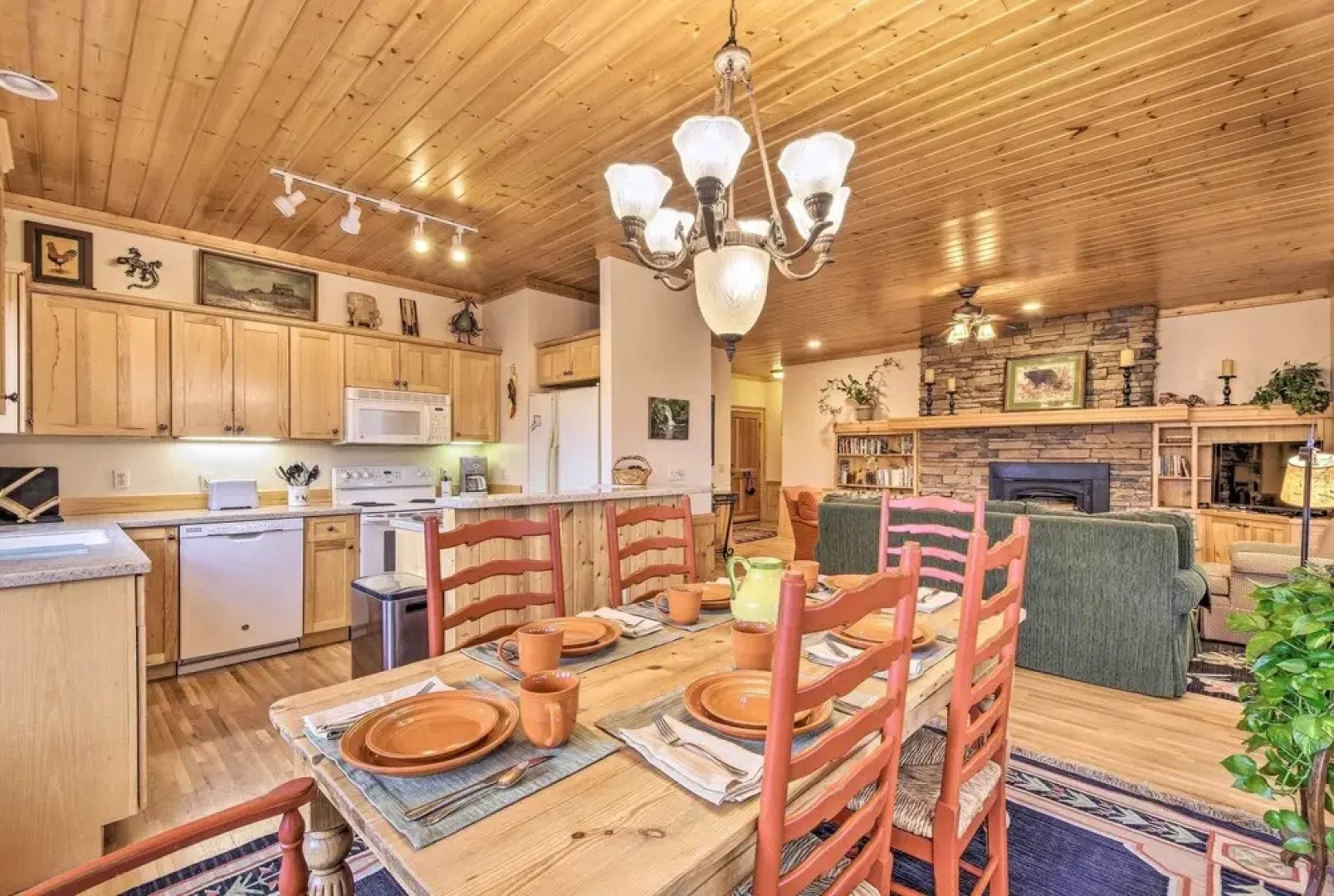 Trillium Links Condo w/ Deck Near Lake Glenville!