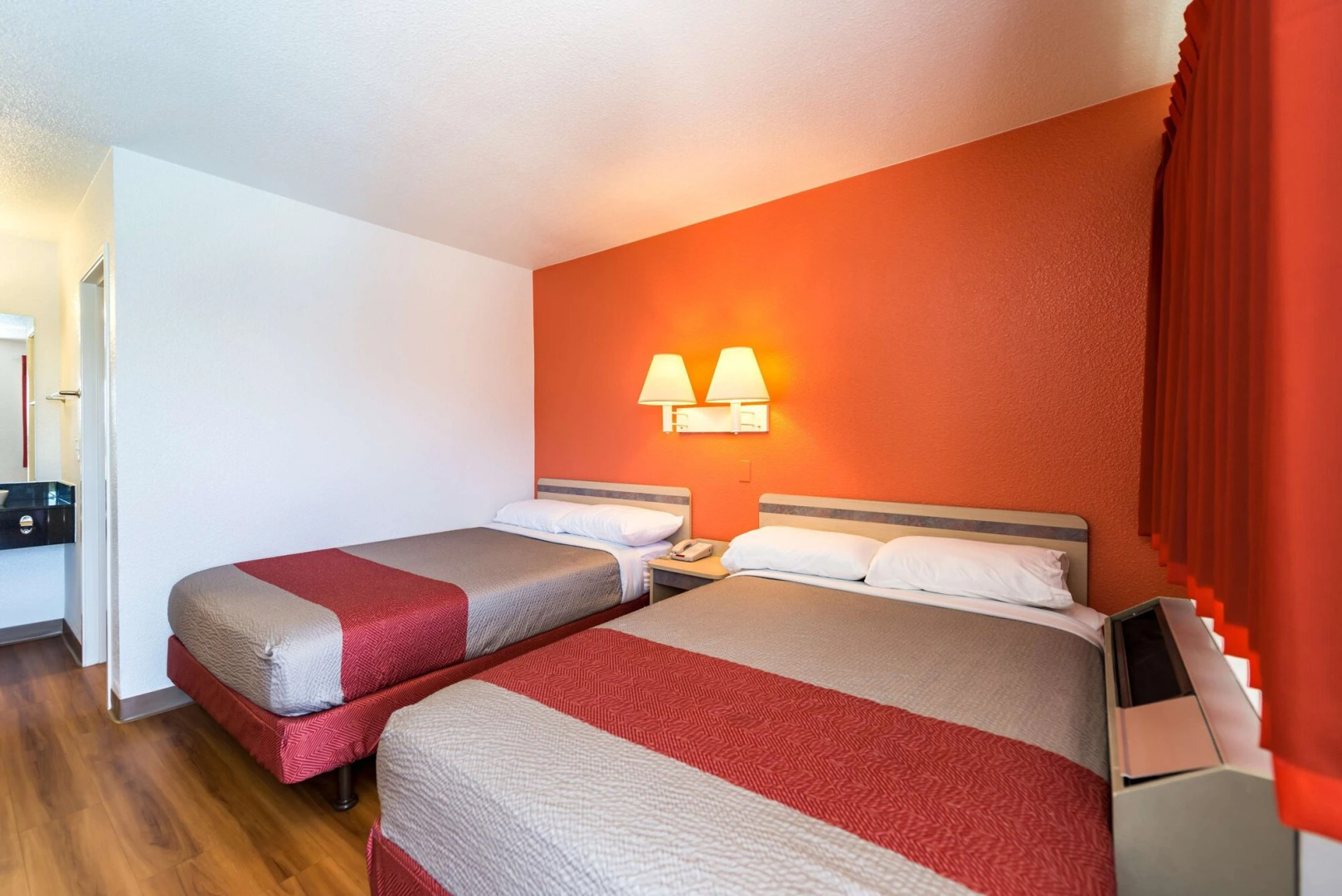 Motel 6 Reno - Virginia Plumb