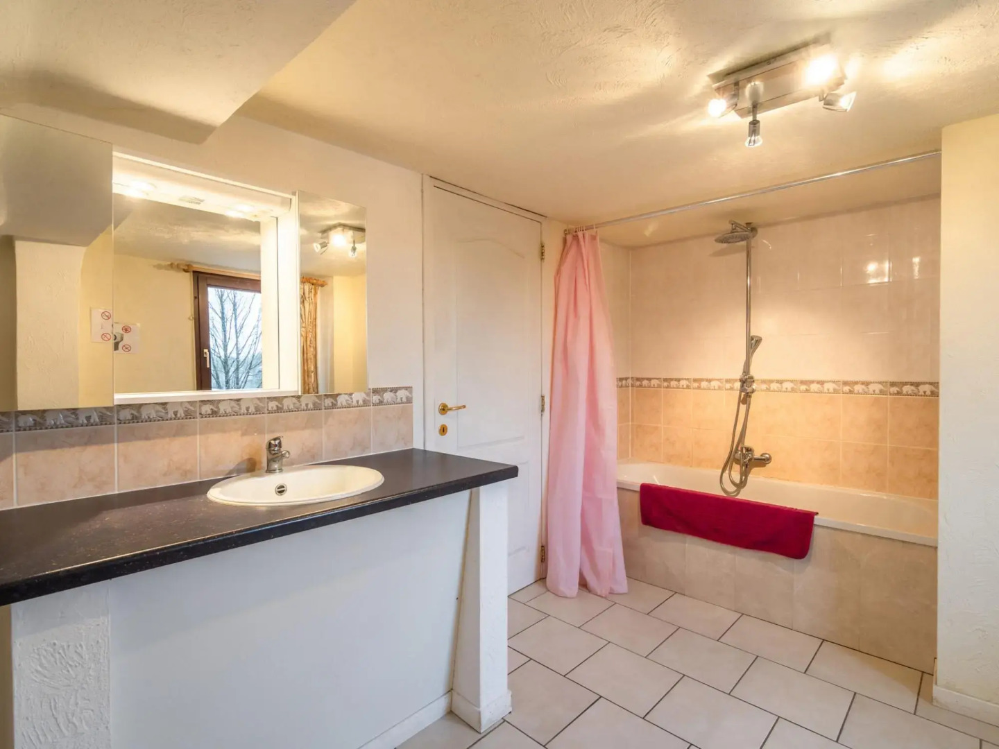 Modern Holiday Home in Sourbrodt with Private Pool