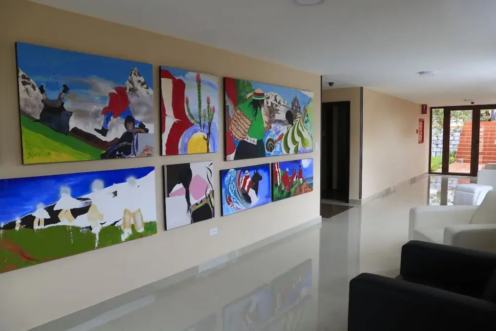 Quindeloma Art Hotel And Gallery