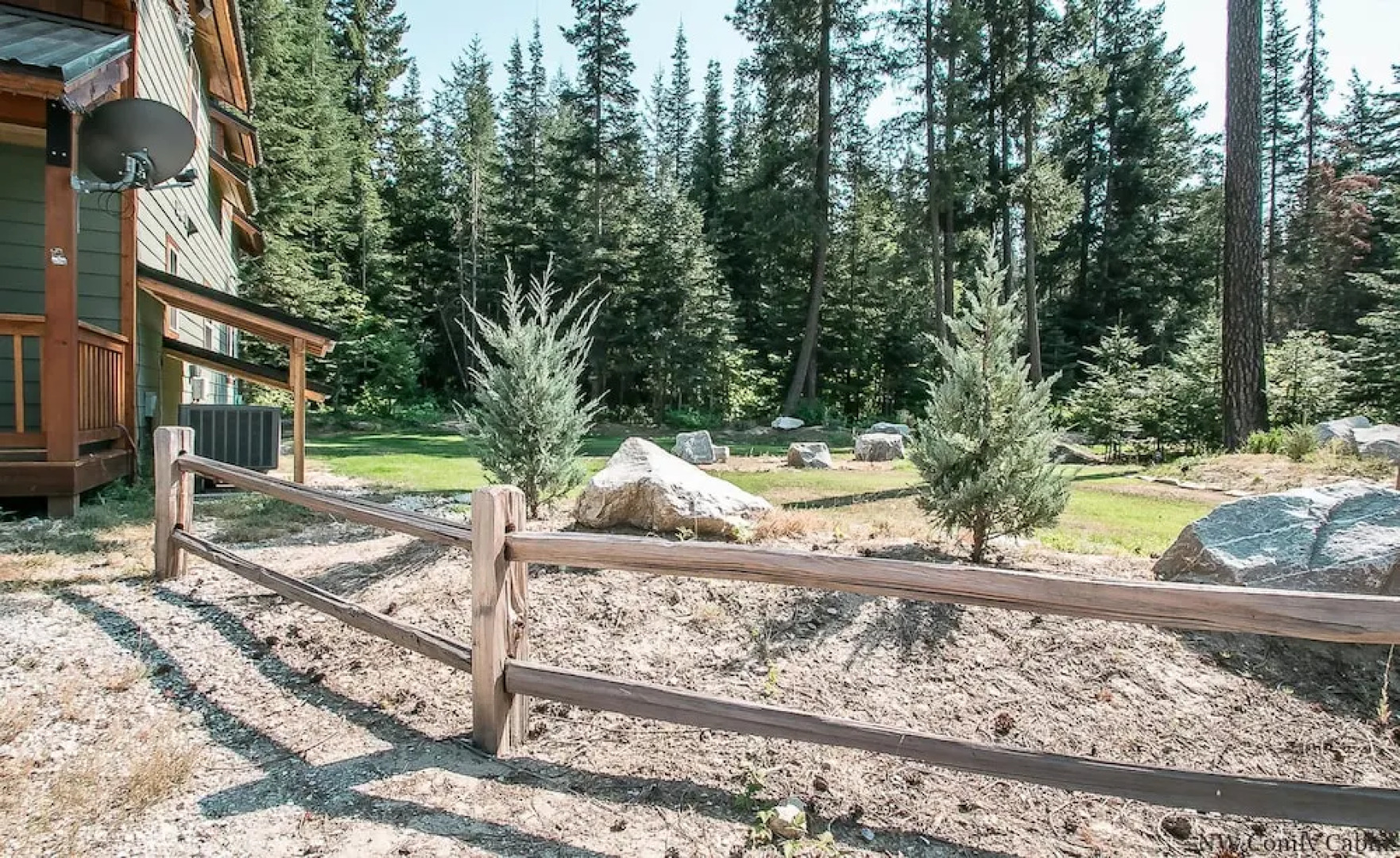 Salmon Chalet Chalet 2 NW Comfy Cabins