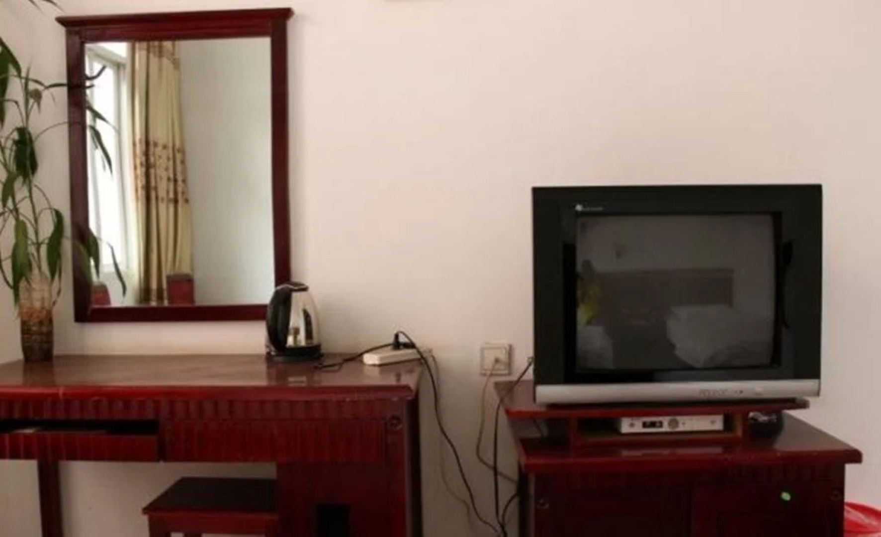 Jinghong Yuerongzhuang Hotel