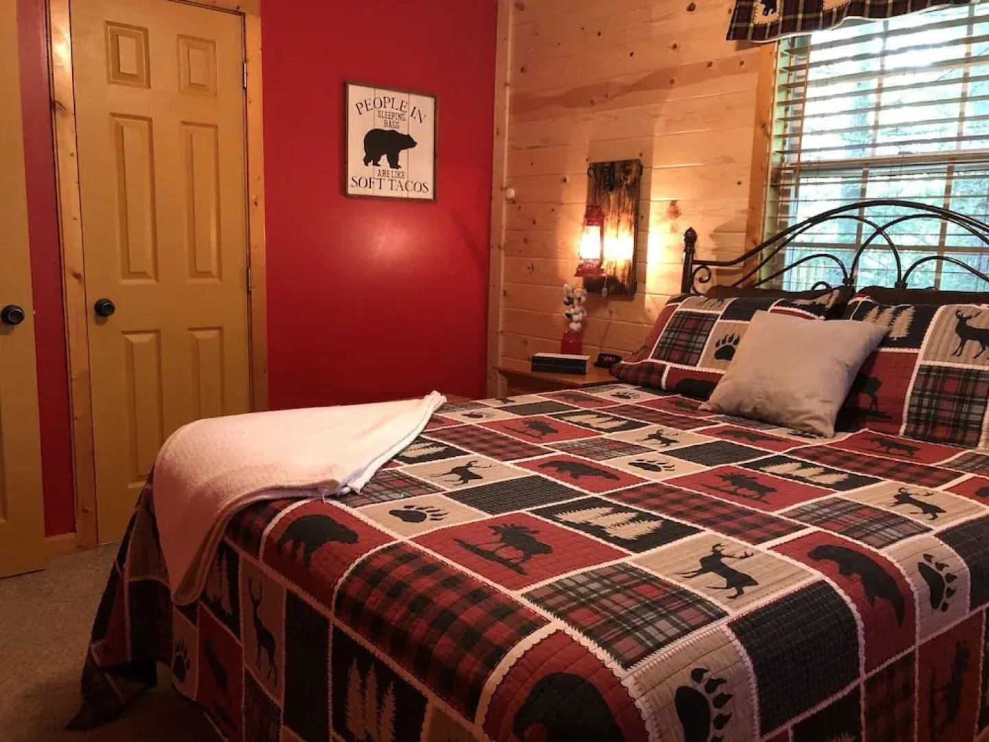 Amazing Dreams 2 Bedroom Cabin by RedAwning