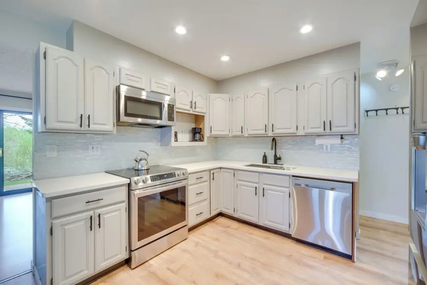 Updated Hermantown Vacation Rental 6 Mi to Duluth!