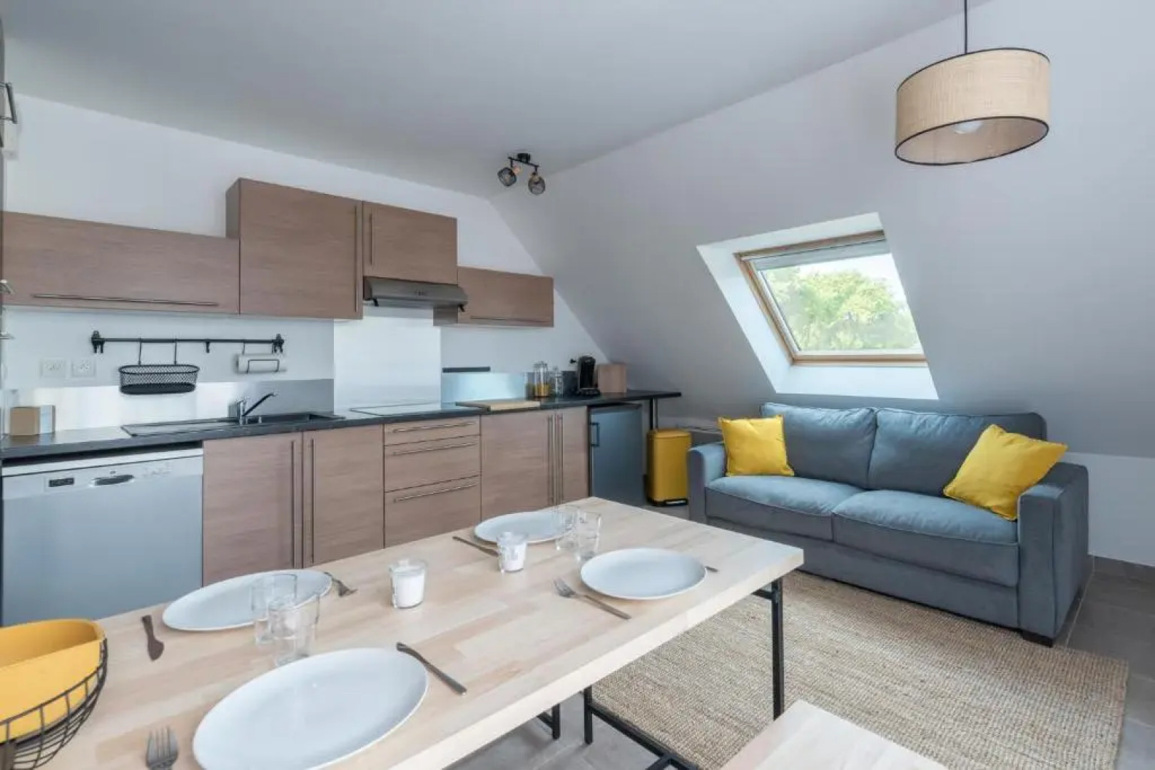 Joli cocon et belle terrasse à 5min des plages