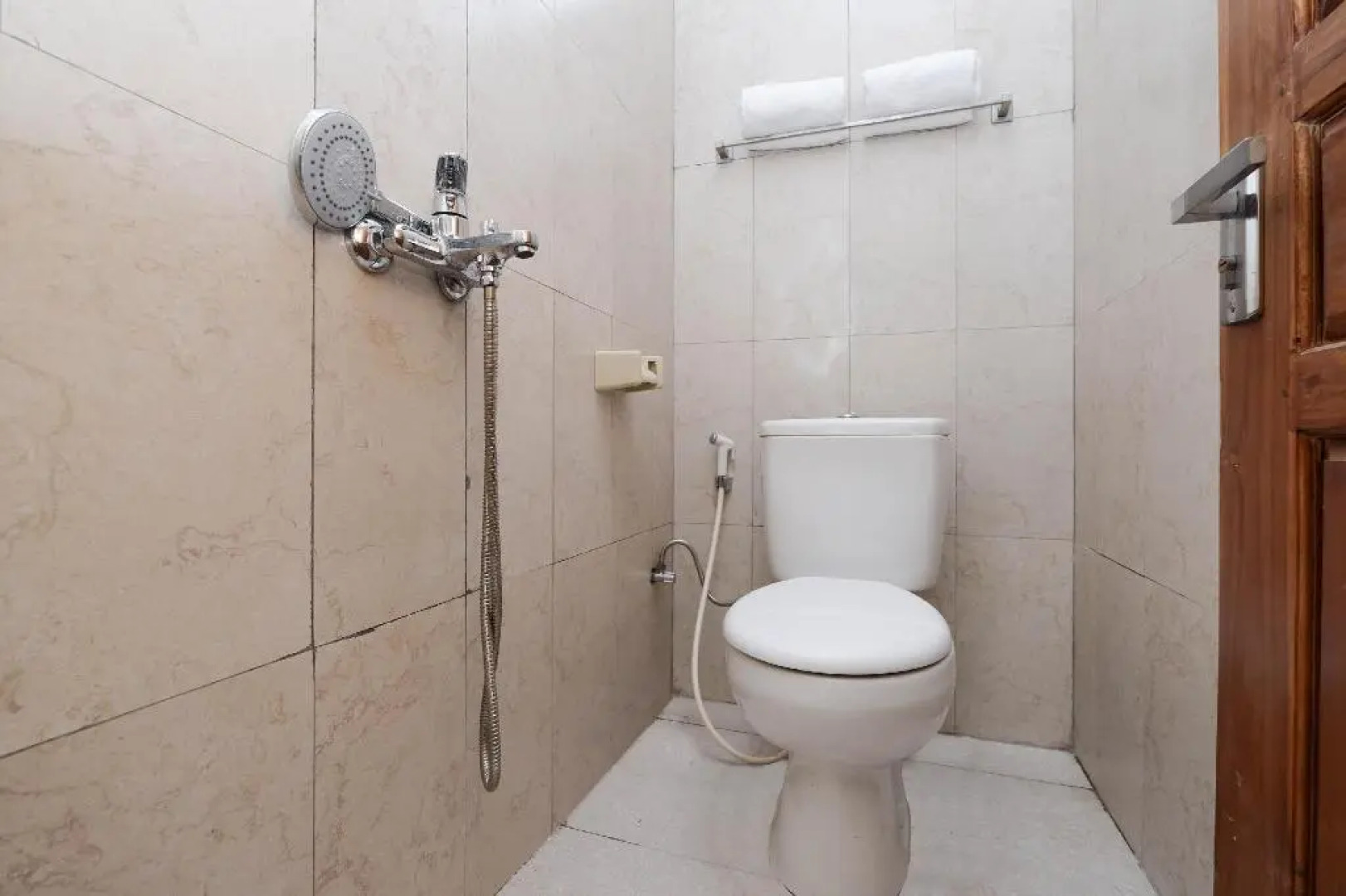 OYO 1312 Graha Wisata Hotel