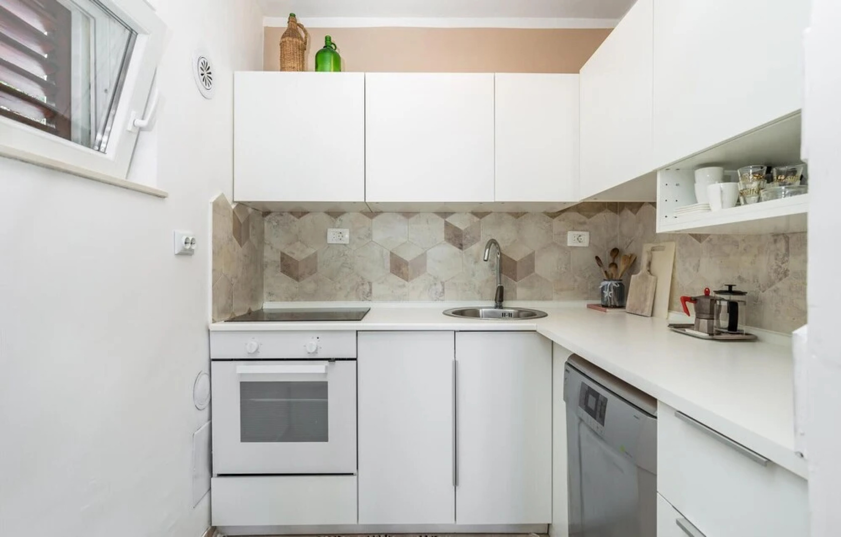 Nice Home in Cesarica With Wifi and 2 Bedrooms