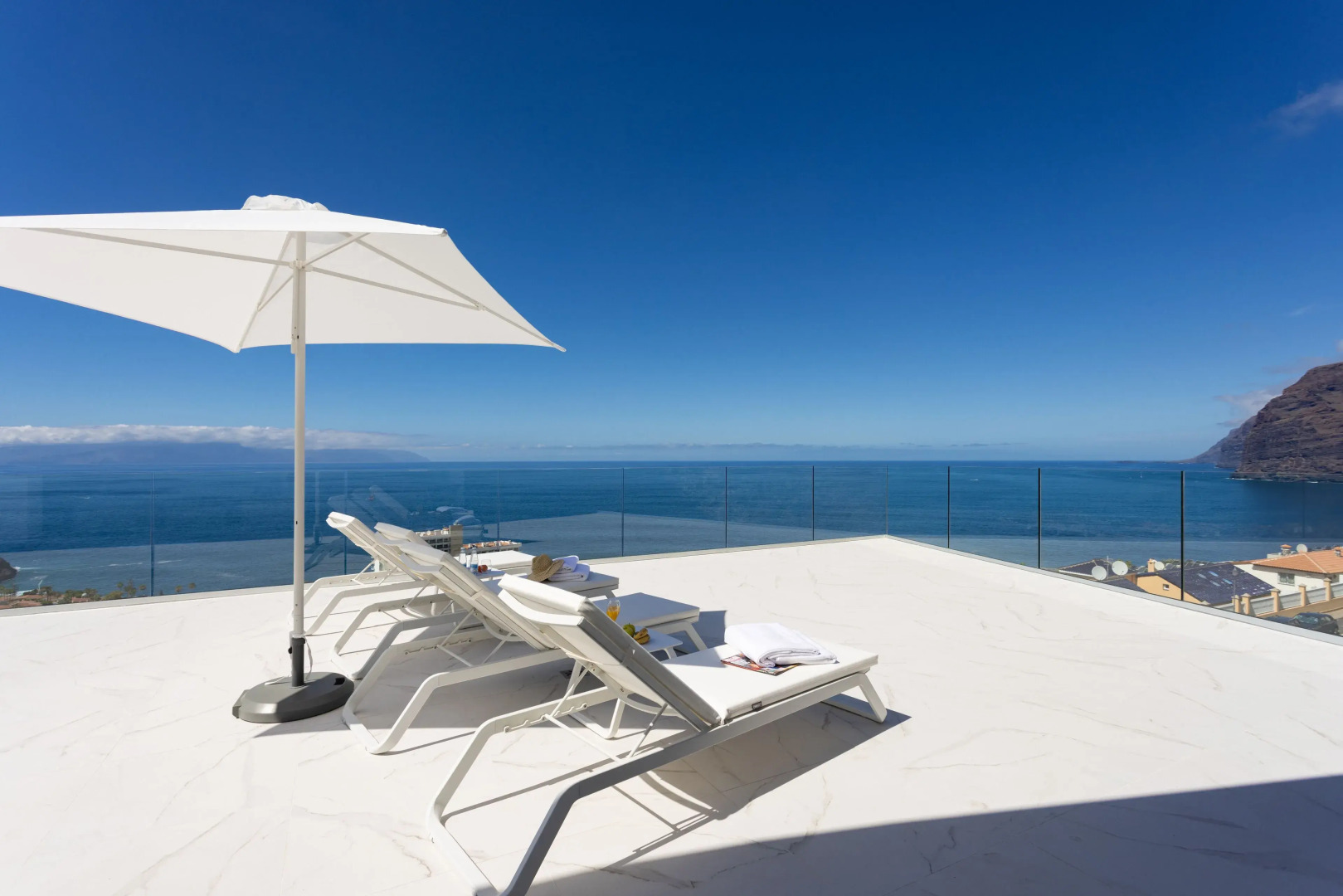 Crystal I Luxury Apartments