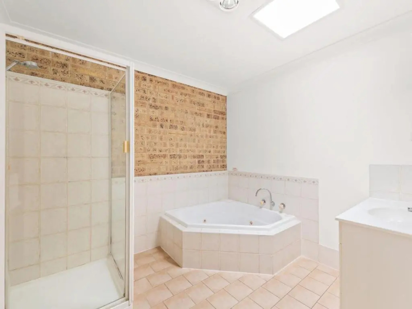 Leonard Ave 1/39 - Shoal Bay