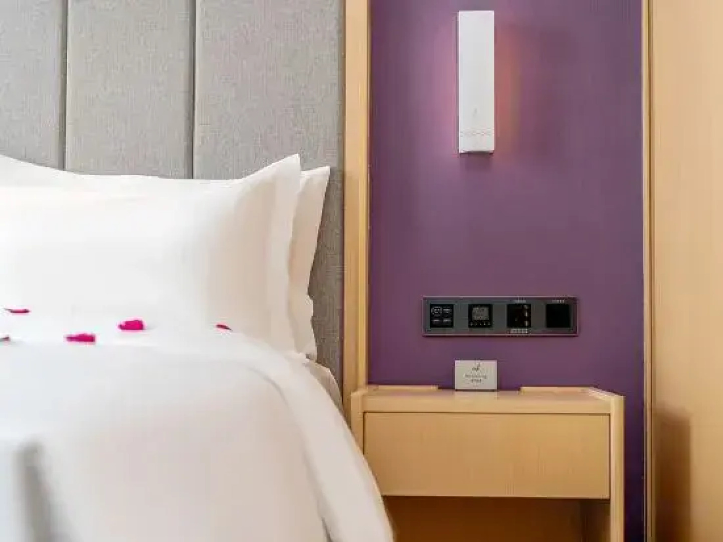 Lavande Hotel Kuche Western Region Ledu