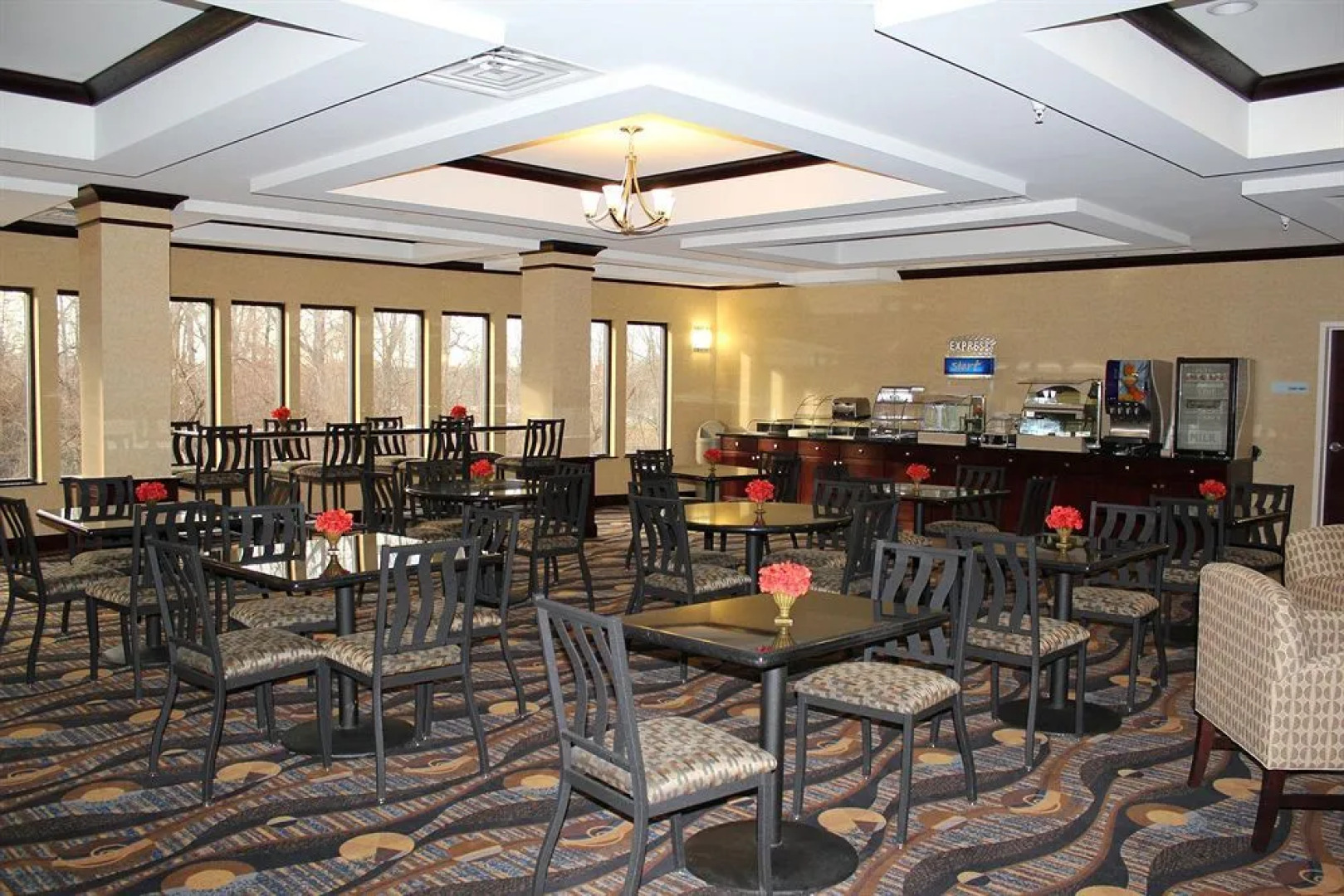 Holiday Inn Express & Suites Niles