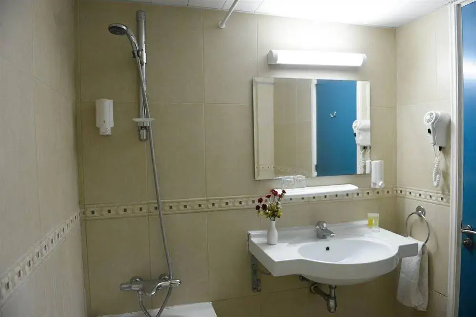 Aquarius Beach Hotel