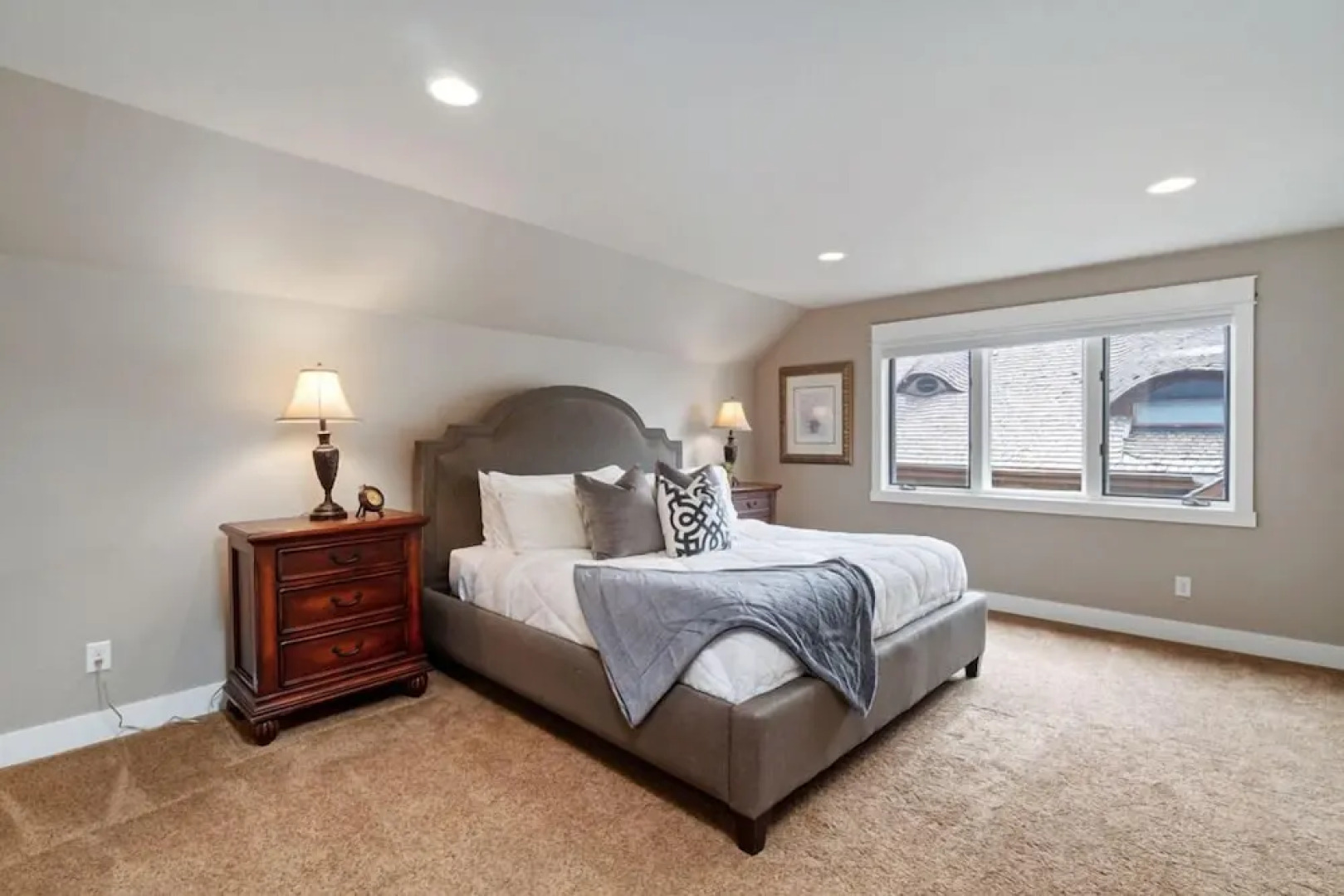 Outstanding Home, Incredible Views, Near Reservoir!